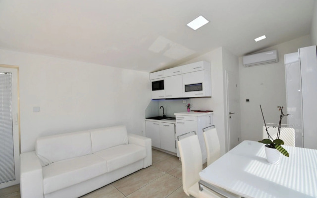 Apartments Lux With Pool