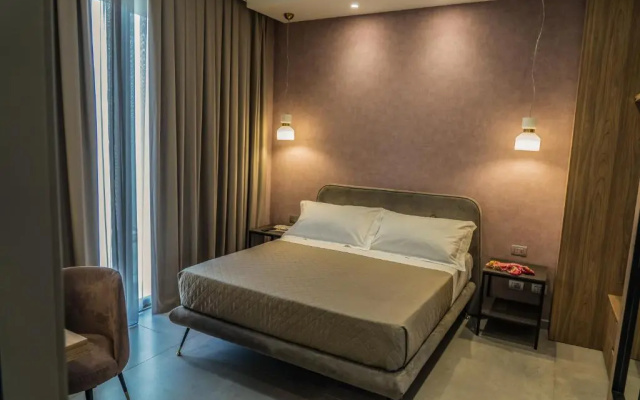 10 Catalani Rooms