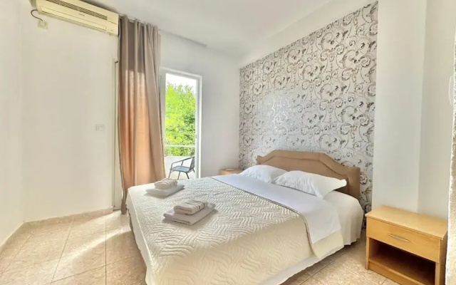 B&M Holiday Rooms
