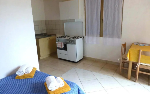 Graziosa casa immersa nel verde