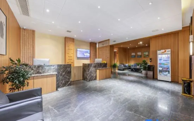 Ziyueqi Light Luxury Hotel (Meishan East Station Wanda Plaza)