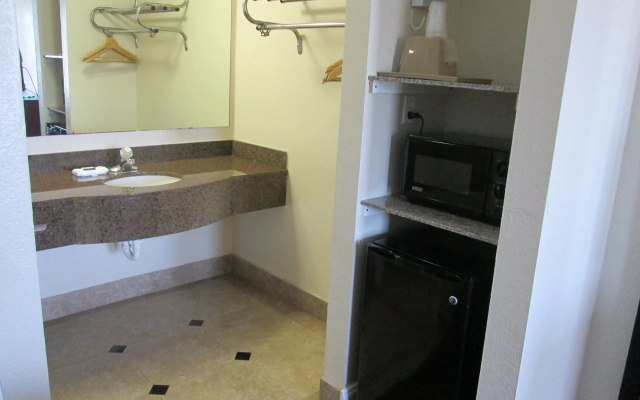 Regency Inn Near Boardwalk & Hurlburt Field