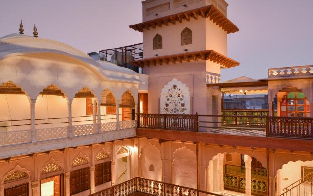 Отель WelcomHeritage Haveli Dharampura вид на фасад