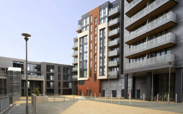 Отель 1 Bedroom Apartment in Bow With Spectacular Views Великобритания, Лондон - отзывы, цены и фото номеров - забронировать отель 1 Bedroom Apartment in Bow With Spectacular Views онлайн вид на фасад