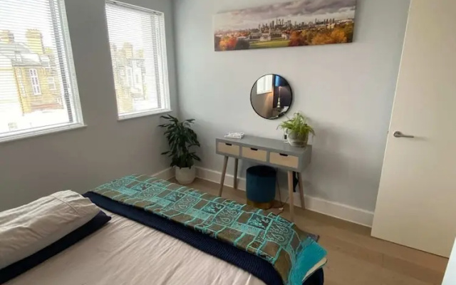 Tasteful 2BD Flat W/open Plan Living - Blackheath!