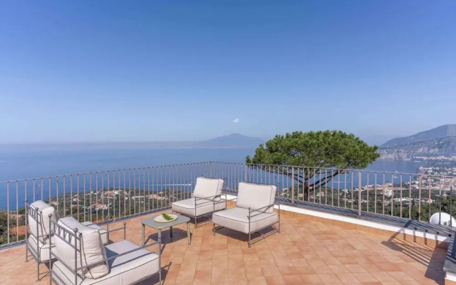 Giulia 2 Villa Apartment Shared Pool Sea Views