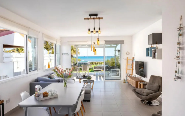 Ayia Thekla Seafront Villa Dagi