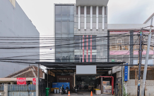 RedDoorz Plus near Grand Indonesia Jakarta