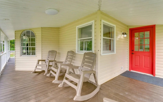 Blairsville Beauty Near Hiking Trails & Vineyards!