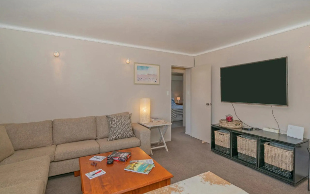 Bach on Boulevard - Pauanui Holiday Home