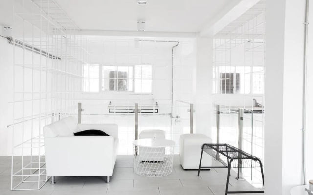 Flat White Cafe x Poshtel