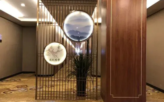 Yangzhou Xinmeida Zhishang Hotel
