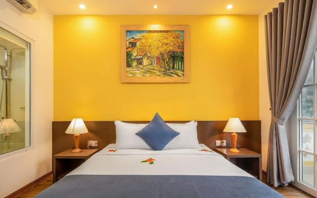 Triple Riverside Villa Hoian