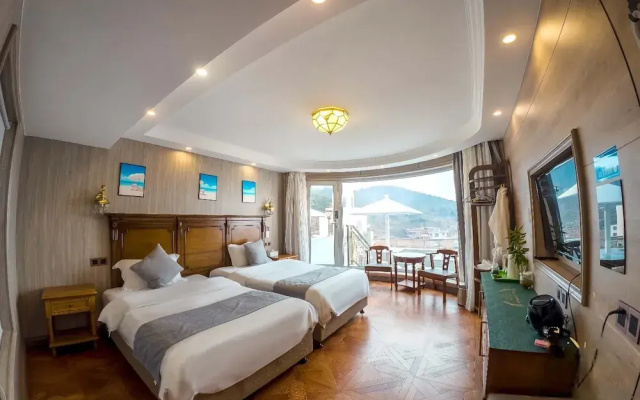 Laoshan Swan Castle Vacation Garden B&B