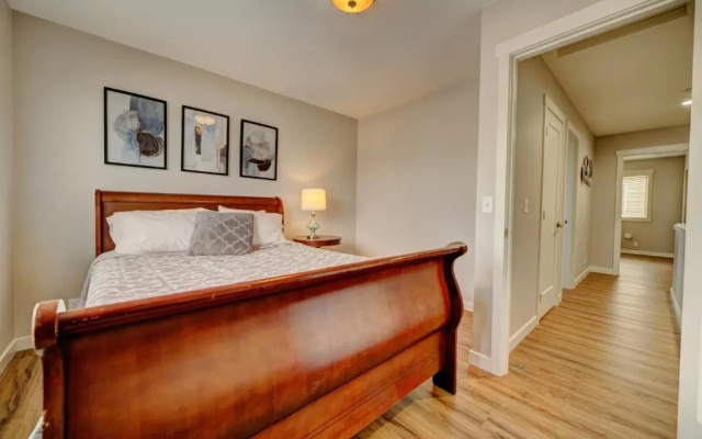 Cozy 2 Bedroom Townhouse in Northgate