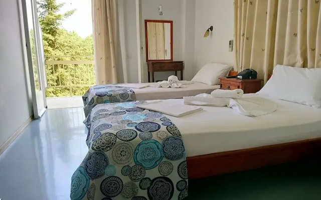 Astron Hotel