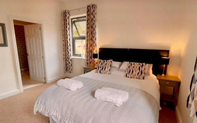 Hayes Suite (Adults Only)