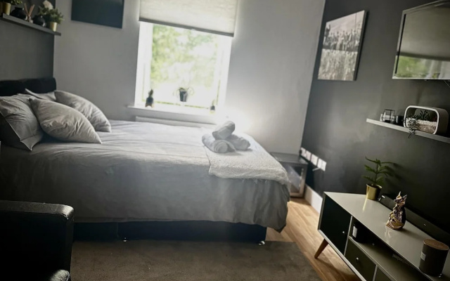 Croydon Cozy Retreat - 2 Bedroom Luxury Home
