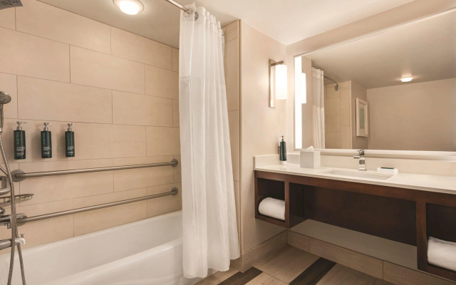 Hilton Naples