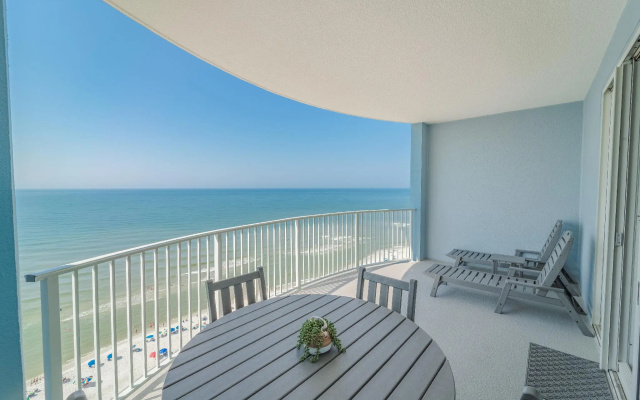 Twin Palms 1703