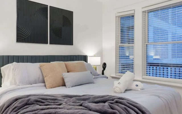 Lakeview 6bed 4bath by Wrigley Field