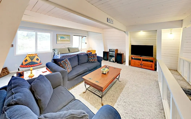 Norwester Upper Unit - 2 Br Duplex