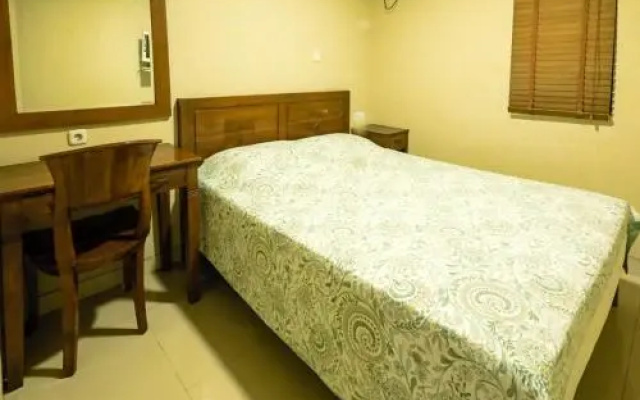 Rhiz Guest House Tebet(Rhiz Guest House Tebet Mitra)