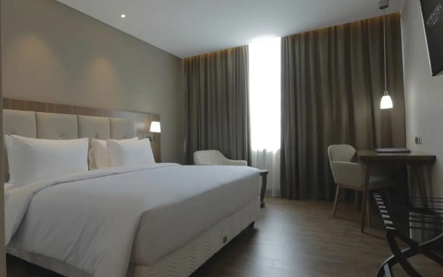 Avenzel Hotel & Convention Cibubur
