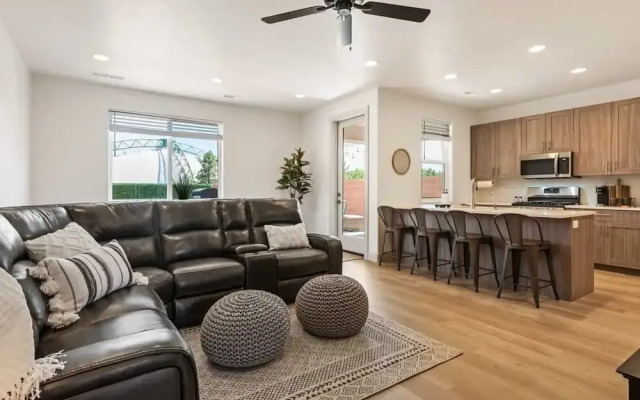Sunshine & Happiness #7 3 Bedroom Townhouse