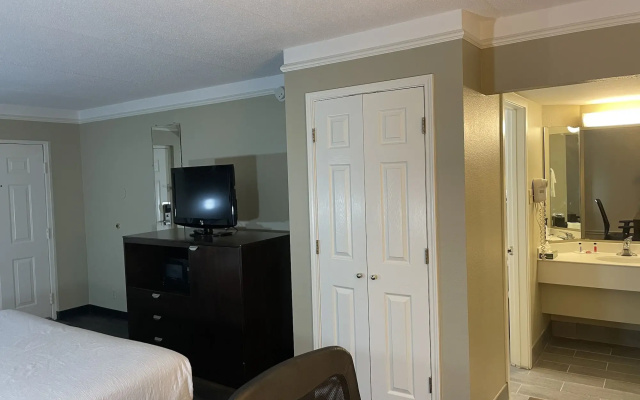 Travelodge by Wyndham Tuscaloosa