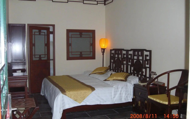 Soluxe Sunshine Courtyard Hotel