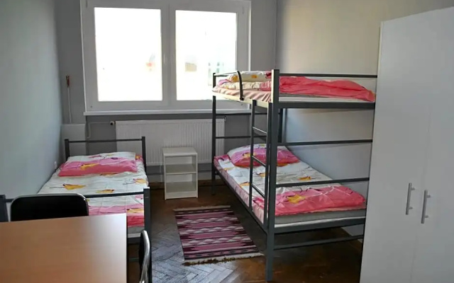 Hostel pod Topolami