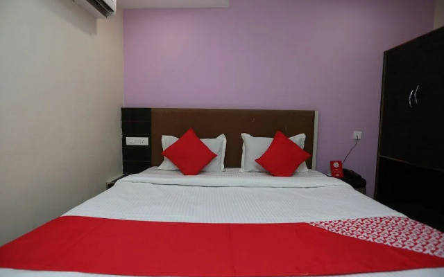 OYO 27016 Hotel Sai Siddhi