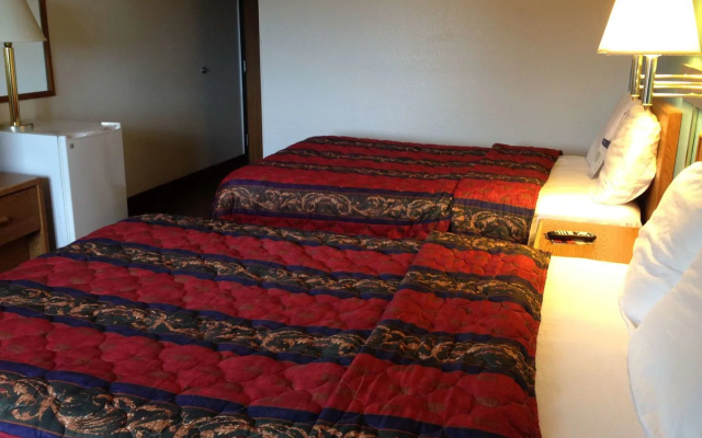 Motel 6-Sedalia, MO