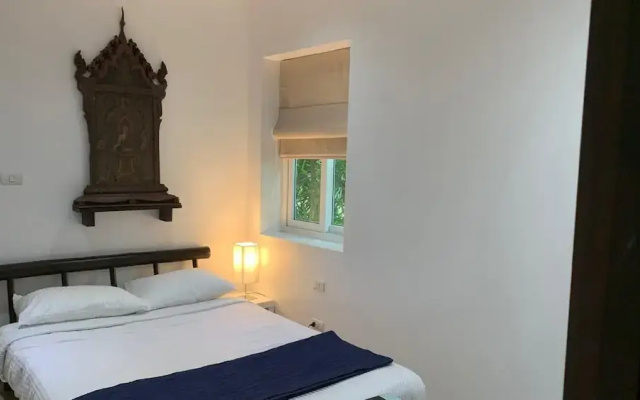 Beachfront and Pool 2 BR Apt- Celeena 870