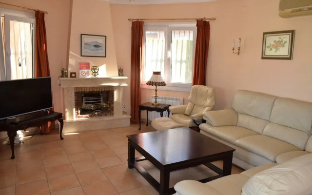 Ch1900 in Oliva With 4 Bedrooms and 3 Bathrooms