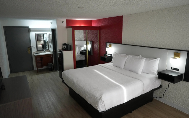 Ramada by Wyndham Tulsa Broken Arrow