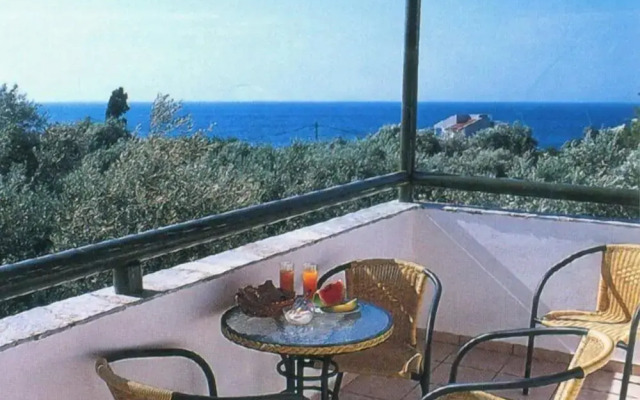 Elia Village by Irida Iris Group
