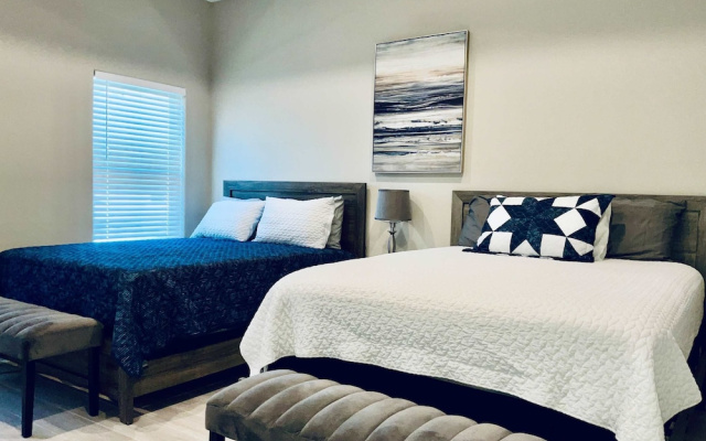 Kemah Marina  Home for 8