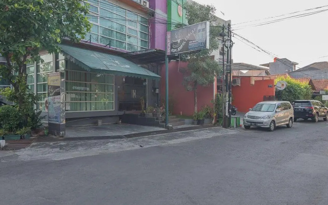 RedDoorz Plus near Undip Pleburan