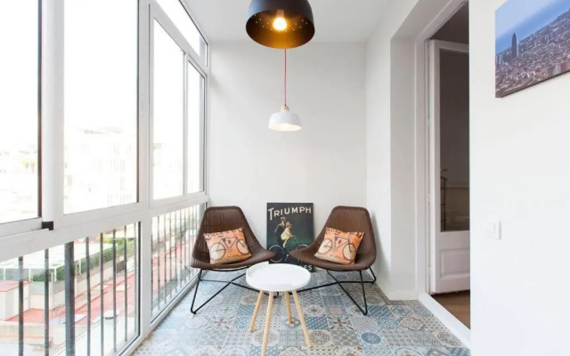 Perfectly located 4bed 4bath apartment in Barcelona 1 2