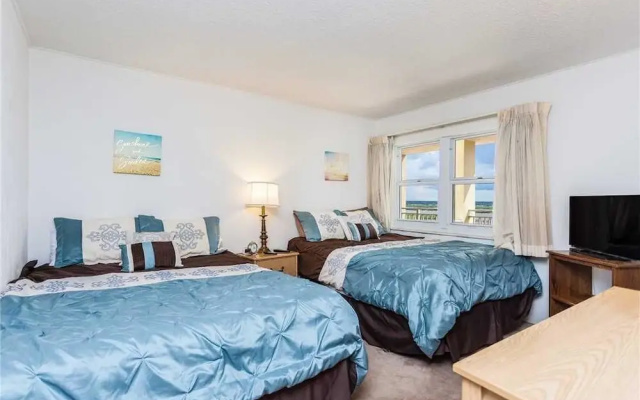 The Shores Club 1105