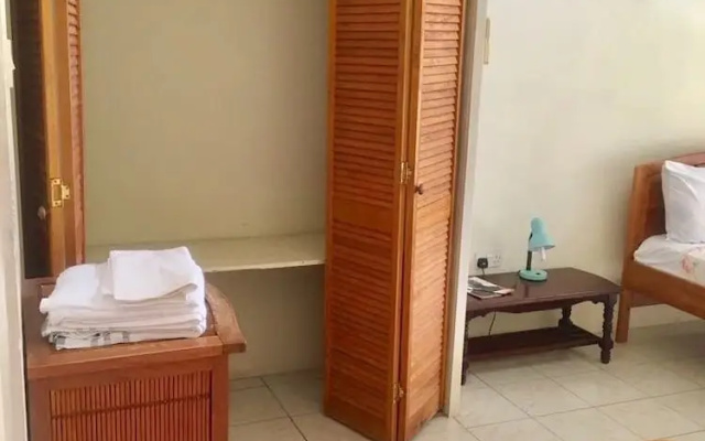 Dennis' Hideaway