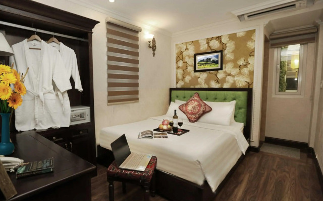 Golden Sail Hotel