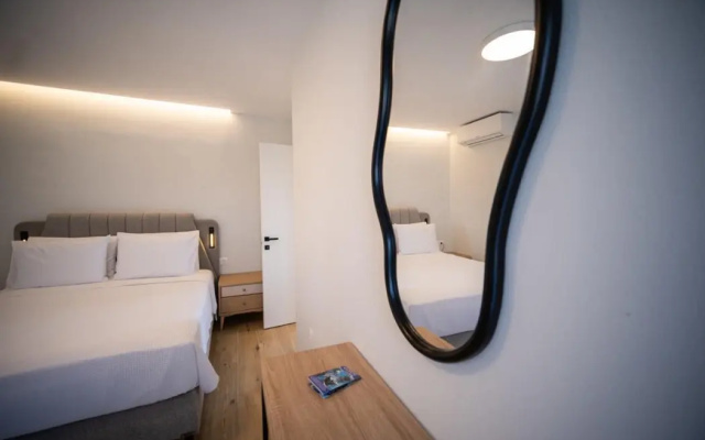 The Seven Islands Apartments