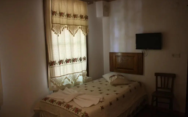 Birgi Cinaralti Pansiyon