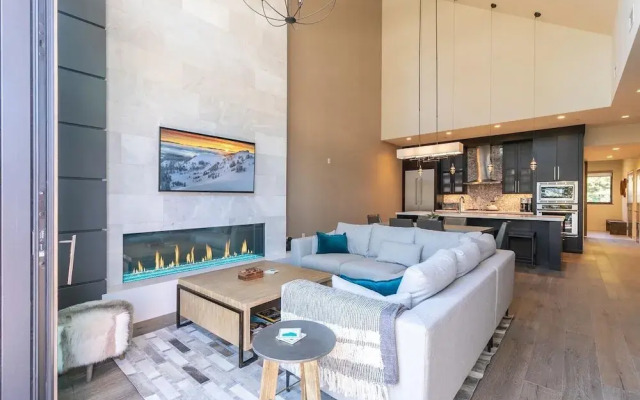 Crystal Bay Penthouse 301 3 Bedroom Condo