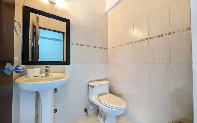 YC 1701l Apartamento 2 BDR Av Balboa