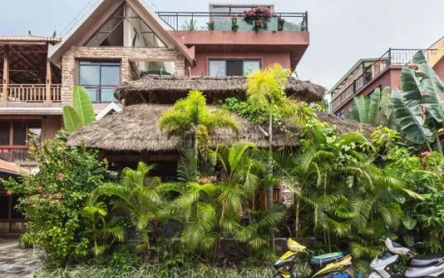 Hidden Garden Inn