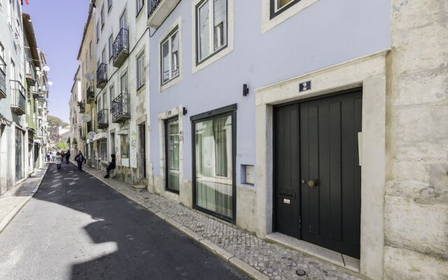 Апартаменты Light Blue Apartments - Downtown Lisbon вид на фасад